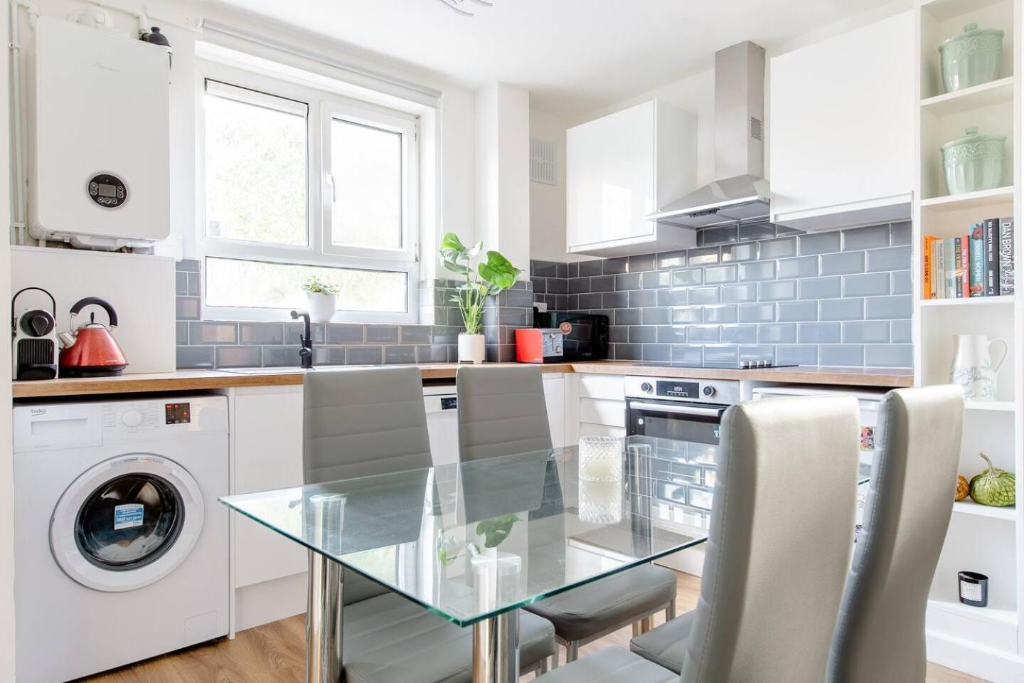 *brand New 1 Bedroom Flat In London* Appartamento