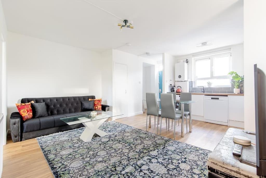 *brand New 1 Bedroom Flat In London* Londra